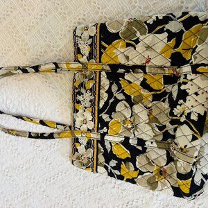 Vera Bradley Dogwood Floral hand bag
